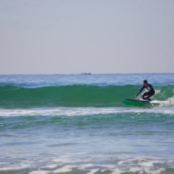 Beginner-Learn-to-Surf-540x360